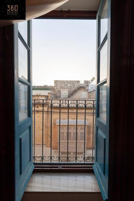 Beautiful, Typical Maltese 4Br Home With Roof Top By 360 Estates Sliema Exteriör bild