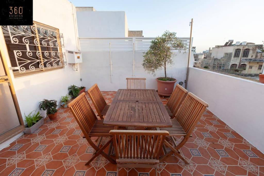 Beautiful, Typical Maltese 4Br Home With Roof Top By 360 Estates Sliema Exteriör bild