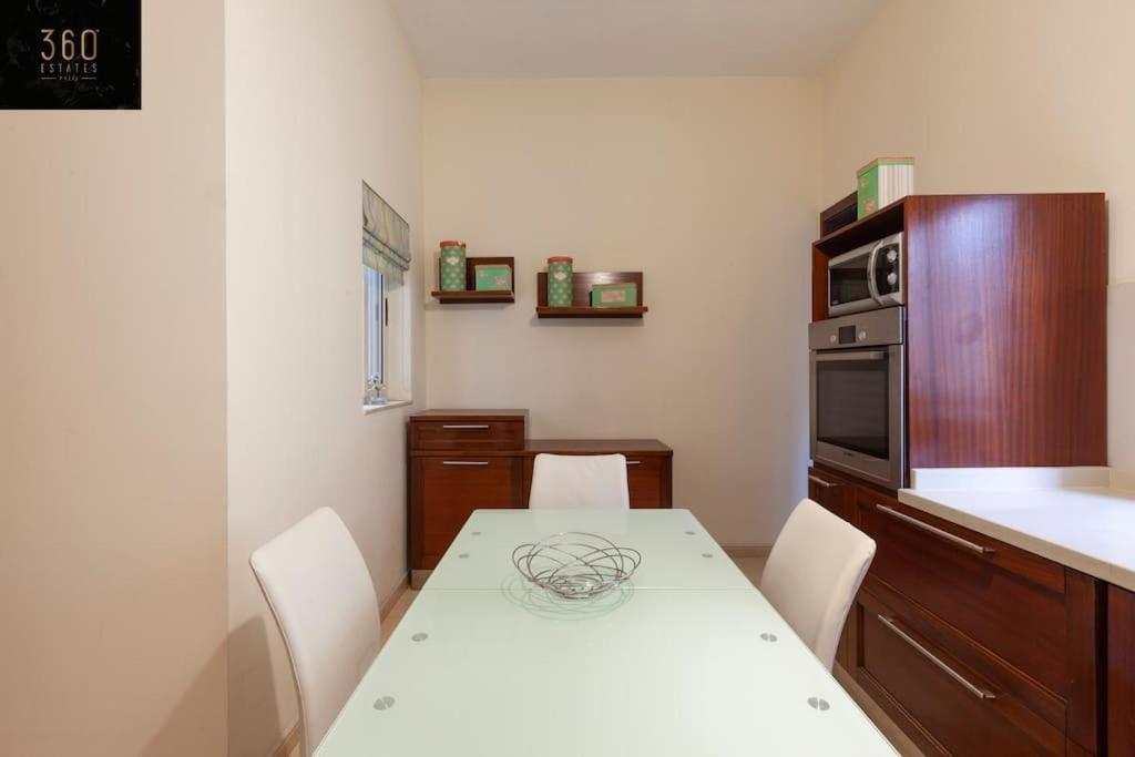 Beautiful, Typical Maltese 4Br Home With Roof Top By 360 Estates Sliema Exteriör bild