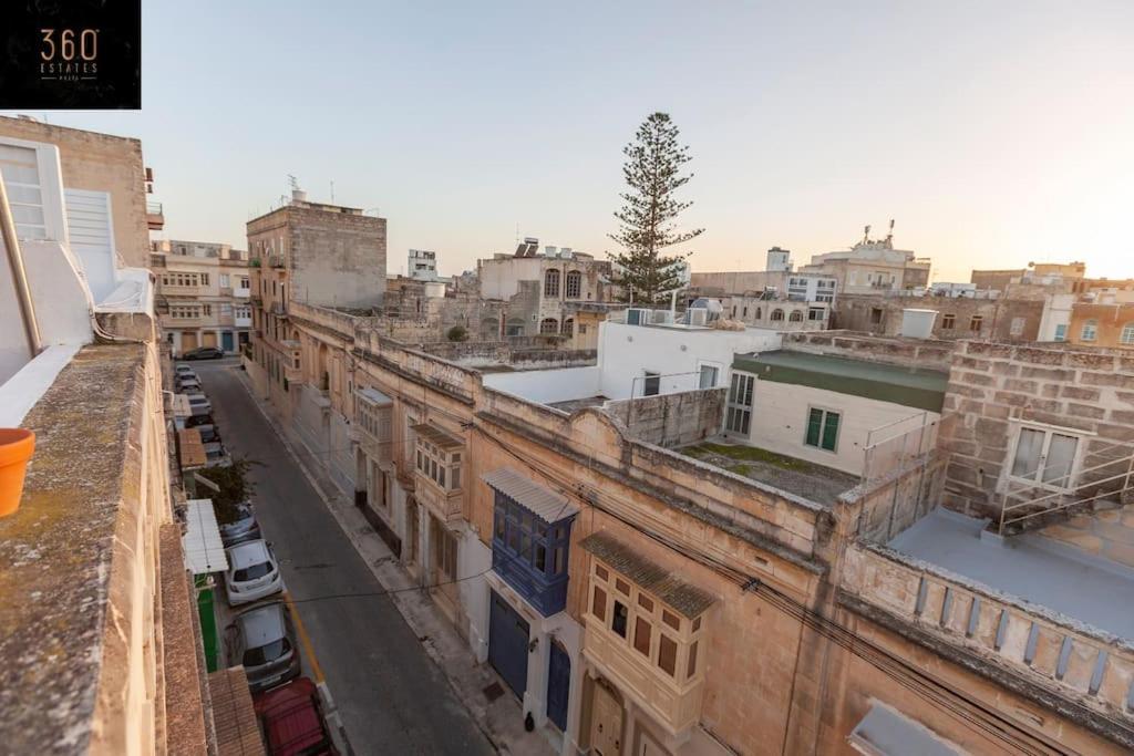 Beautiful, Typical Maltese 4Br Home With Roof Top By 360 Estates Sliema Exteriör bild
