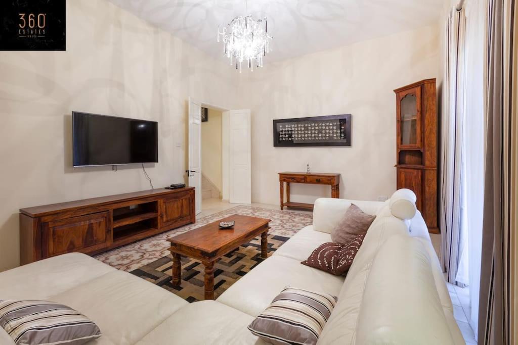 Beautiful, Typical Maltese 4Br Home With Roof Top By 360 Estates Sliema Exteriör bild