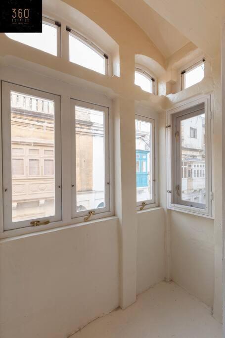 Beautiful, Typical Maltese 4Br Home With Roof Top By 360 Estates Sliema Exteriör bild