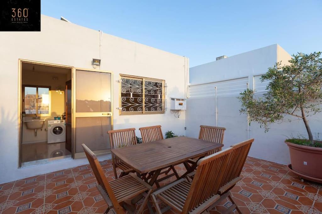 Beautiful, Typical Maltese 4Br Home With Roof Top By 360 Estates Sliema Exteriör bild