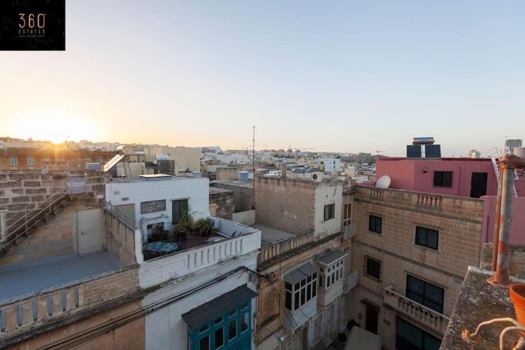 Beautiful, Typical Maltese 4Br Home With Roof Top By 360 Estates Sliema Exteriör bild